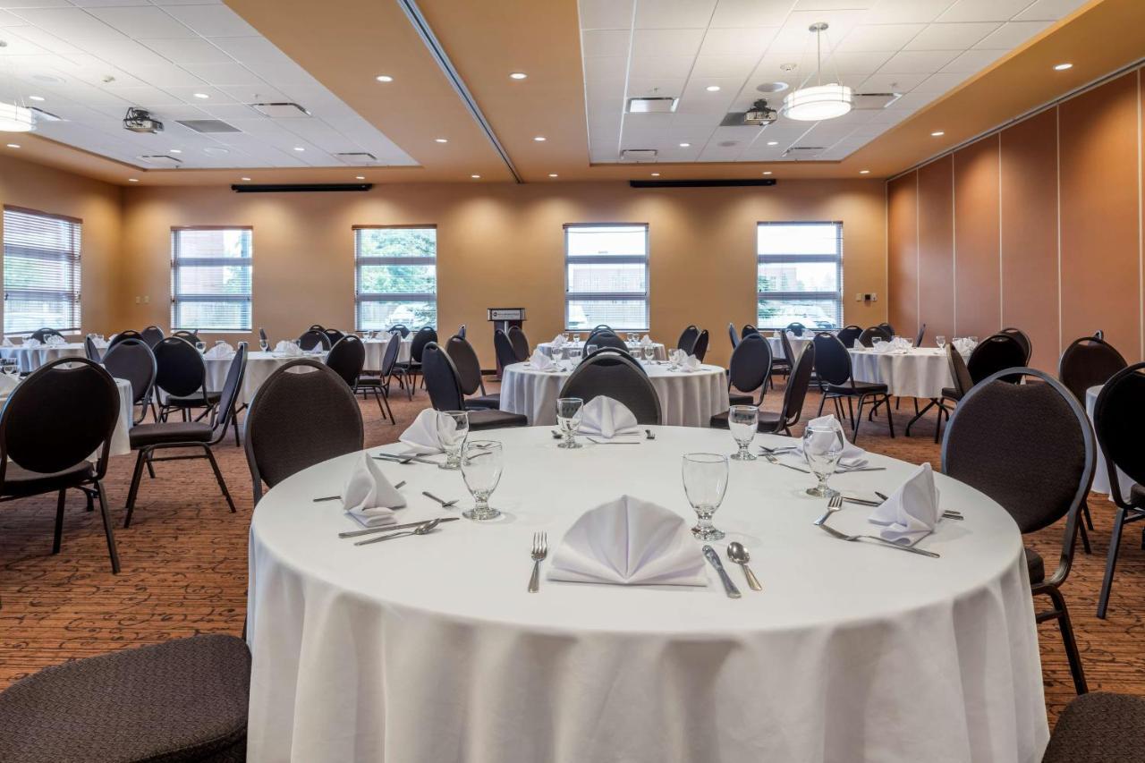 Best Western Plus, Bathurst Hotel & Suites Eksteriør bilde