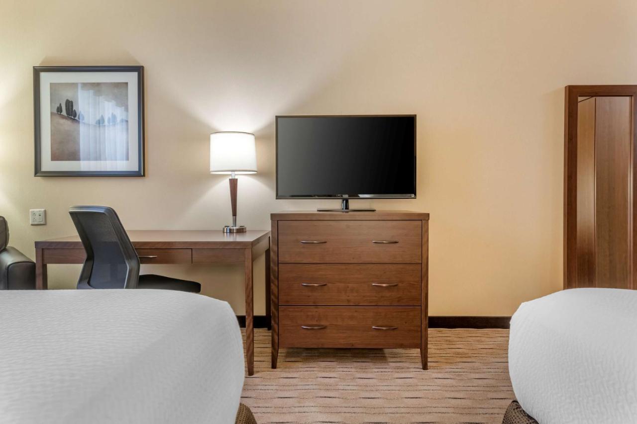 Best Western Plus, Bathurst Hotel & Suites Eksteriør bilde