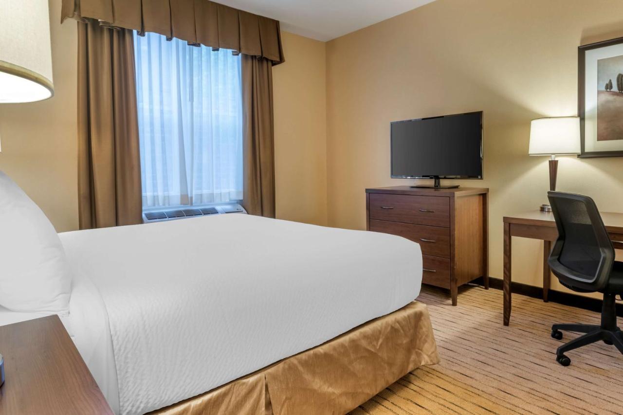 Best Western Plus, Bathurst Hotel & Suites Eksteriør bilde