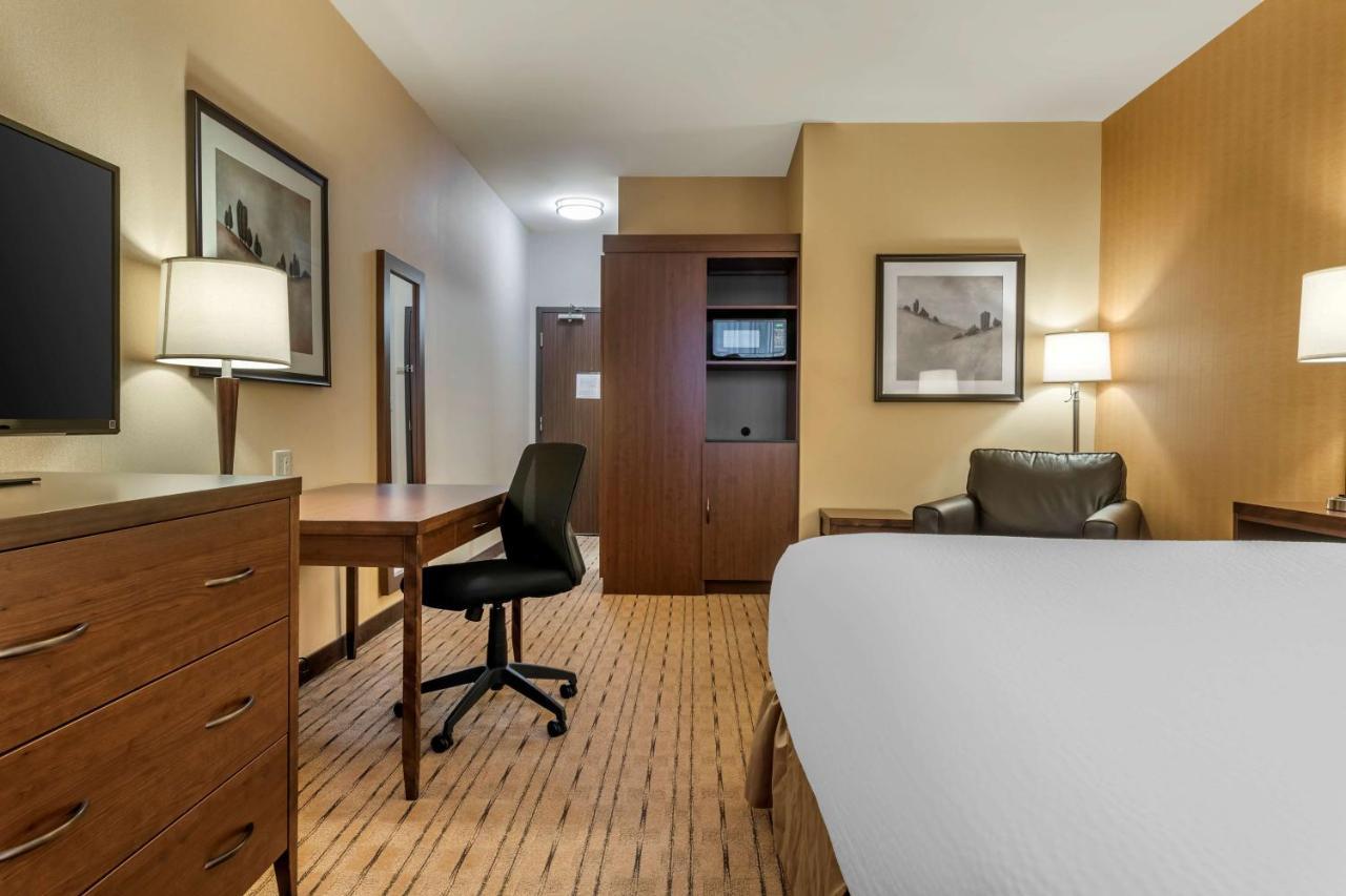 Best Western Plus, Bathurst Hotel & Suites Eksteriør bilde